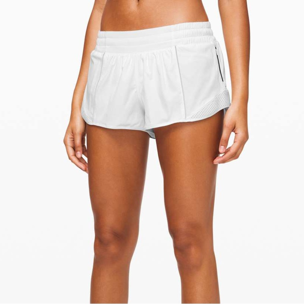 White lululemon hotty hot 2.5 shorts